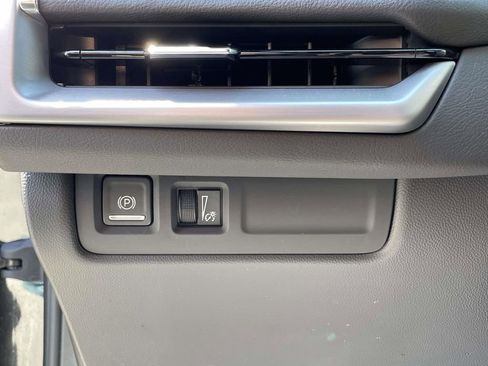 Used 2025 Cadillac XT4 Premium Luxury AWD/4WD image 9