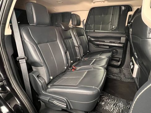 Used 2024 Ford Expedition XLT image 28