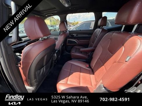 Certified 2023 Kia Telluride EX w/ EX Captain's Chair Package FWD image 11