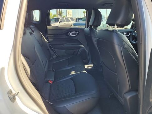 New 2026 Jeep Compass Latitude image 15