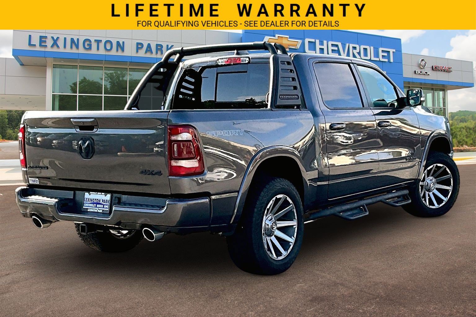 Used 2021 RAM 1500 Laramie w/ Sport Appearance Package AWD/4WD image 13