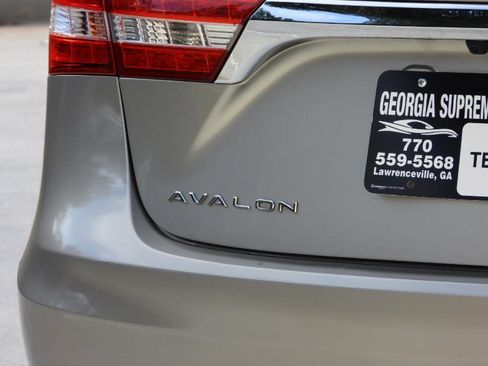 Used 2015 Toyota Avalon Limited image 9