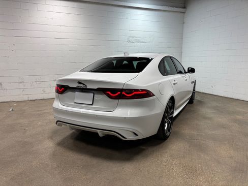 Used 2024 Jaguar XF R-Dynamic SE AWD/4WD image 7