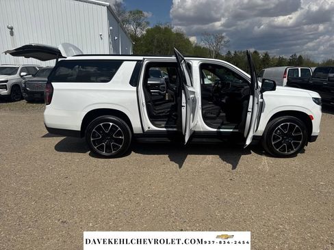 Certified 2022 Chevrolet Suburban RST w/ Luxury Package AWD/4WD image 16