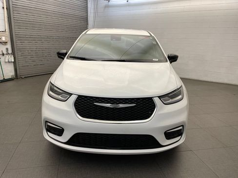 New 2026 Chrysler Pacifica Select AWD/4WD image 6