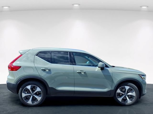 Used 2025 Volvo XC40 B5 Plus w/ Protection Package Premier AWD/4WD image 7