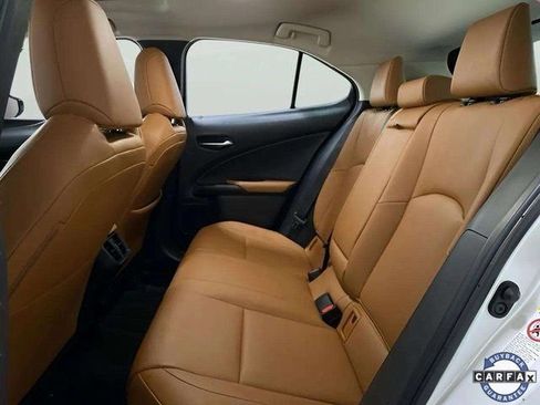 Used 2019 Lexus UX 250h w/ Premium Package image 62