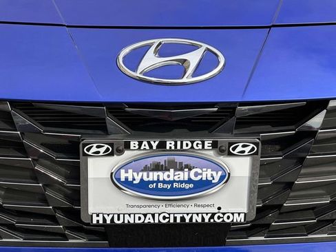 Used 2023 Hyundai Elantra Limited w/ Cargo Package FWD image 12