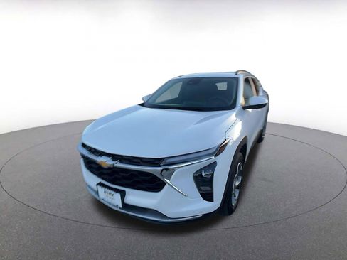 Used 2025 Chevrolet Trax LT image 7