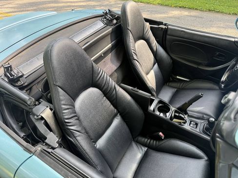 Used 2001 MAZDA MX-5 Miata RWD image 47