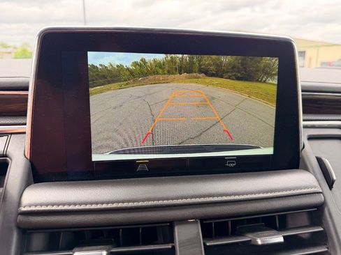 Used 2023 Chevrolet Suburban Premier RWD image 11