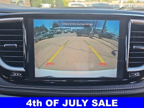 Used 2023 Chrysler Pacifica Limited FWD image 25
