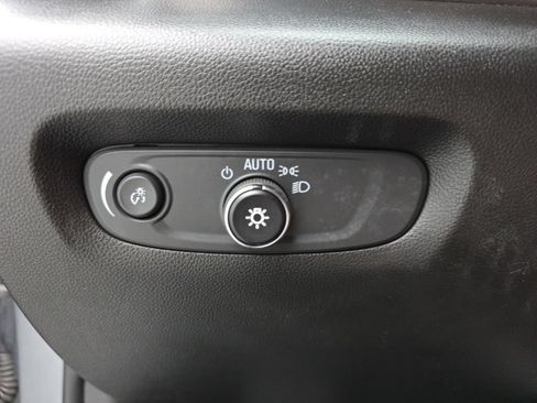 Used 2023 Chevrolet Traverse RS AWD/4WD image 19
