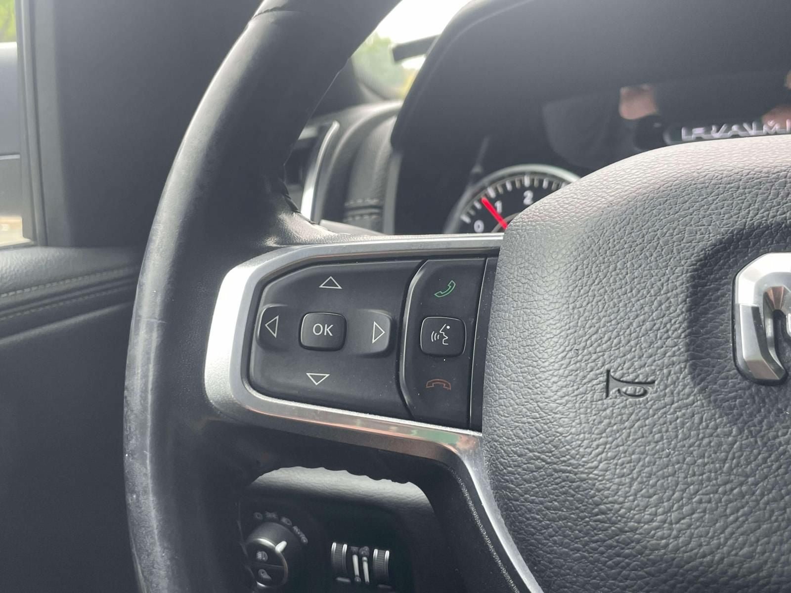 Used 2023 RAM 1500 Laramie AWD/4WD image 22