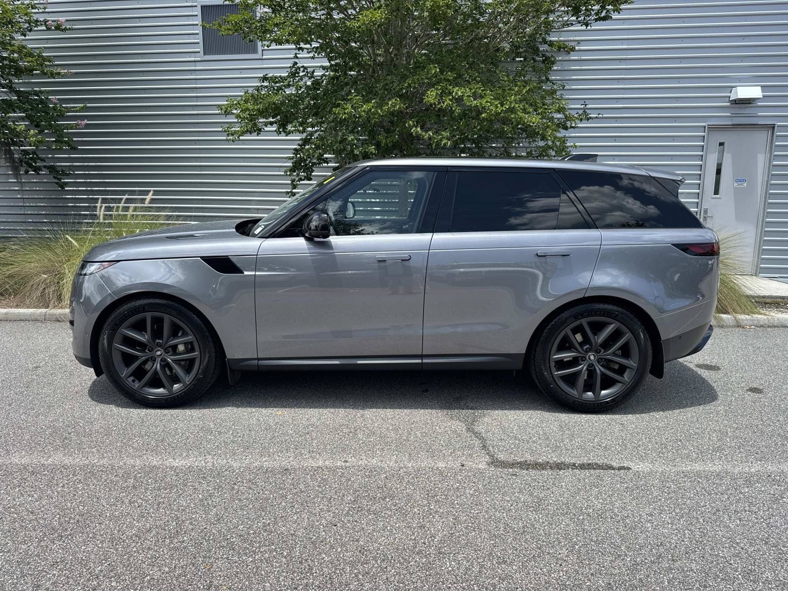 Certified 2025 Land Rover Range Rover Sport SE AWD/4WD image 2