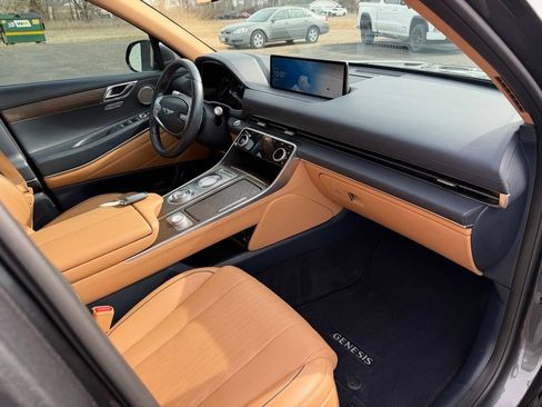Used 2022 Genesis GV80 2.5T w/ Prestige Package 04 AWD/4WD image 34
