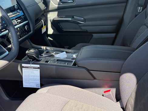 New 2025 Nissan Pathfinder SV w/ Cargo Package image 19