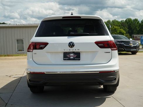 Used 2022 Volkswagen Tiguan SE w/ Panoramic Sunroof Package AWD/4WD image 19