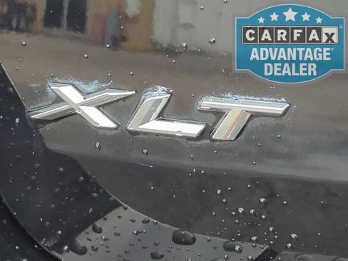 Used 2022 Ford Explorer XLT image 28