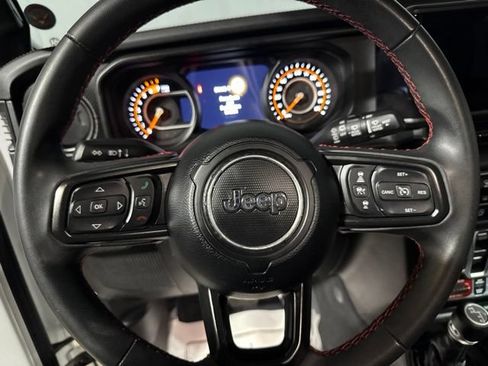 Used 2024 Jeep Wrangler Unlimited Rubicon AWD/4WD image 7
