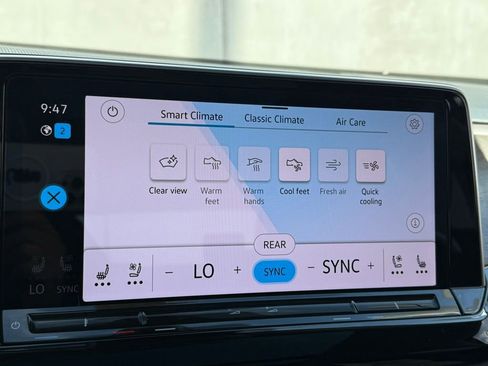 Used 2024 Volkswagen Atlas SE w/ Panoramic Sunroof Package image 12