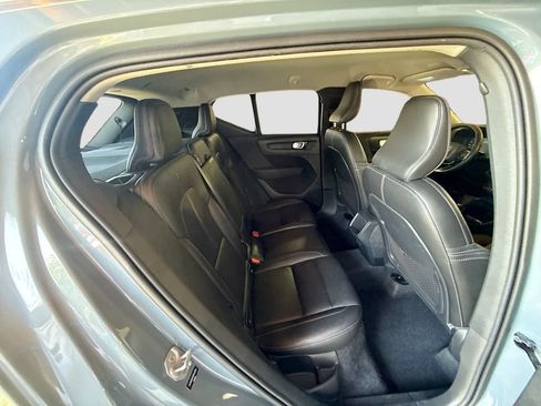 Used 2021 Volvo XC40 T5 Momentum w/ Protection Package Premier AWD/4WD image 32