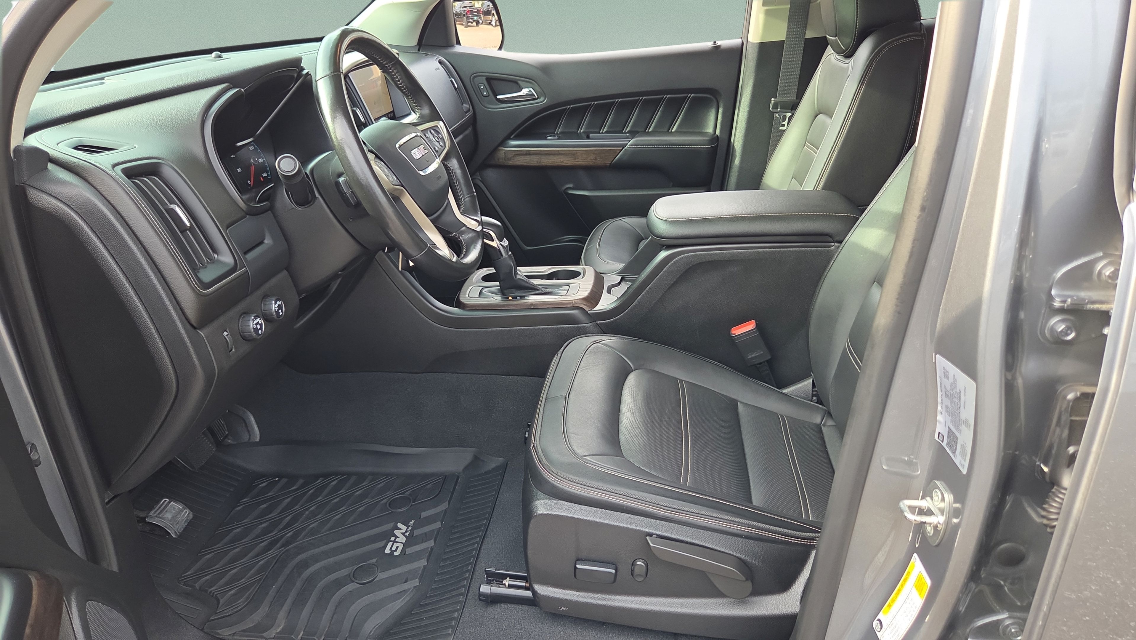 Used 2022 GMC Canyon Denali AWD/4WD image 11