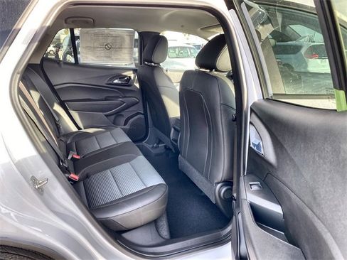 Used 2026 Chevrolet Trax LT image 27