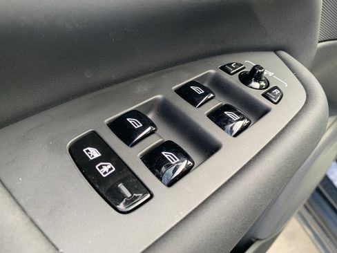 Certified 2025 Volvo XC90 B6 Plus image 15