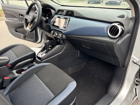 Used 2025 Nissan Versa SV image 13