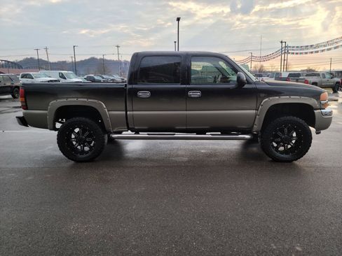 Used 2006 GMC Sierra 1500 SLT w/ Vortecmax Performance Pack image 19