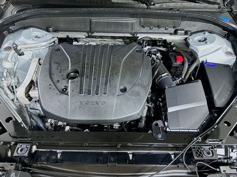 Used 2025 Volvo XC60 B5 Plus image 34