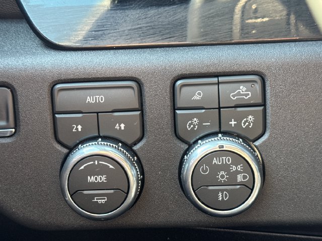 Used 2026 GMC Sierra 1500 SLT AWD/4WD image 29