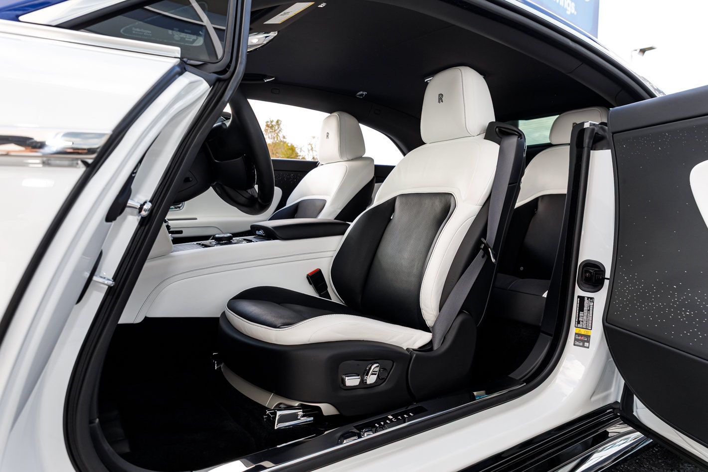 Used 2024 Rolls-Royce Spectre w/ Spectre Launch Package AWD/4WD image 35
