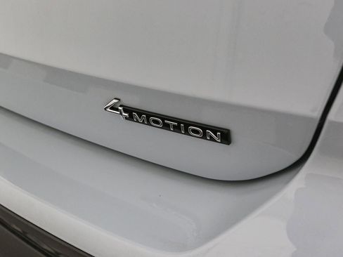 New 2026 Volkswagen Taos SEL AWD/4WD image 11
