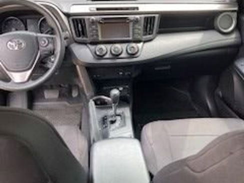 Used 2018 Toyota RAV4 LE w/ All Weather Liner Package FWD image 10