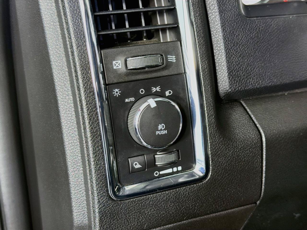 Used 2017 RAM 1500 Laramie w/ Convenience Group AWD/4WD image 37