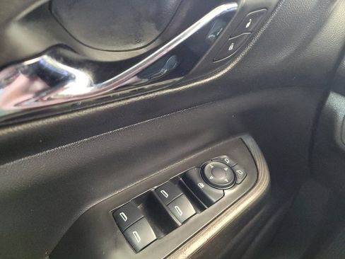Used 2017 GMC Acadia SLT FWD image 27