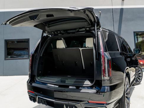 Used 2025 Cadillac Escalade V AWD/4WD image 63