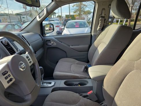 Used 2020 Nissan Frontier SV image 17