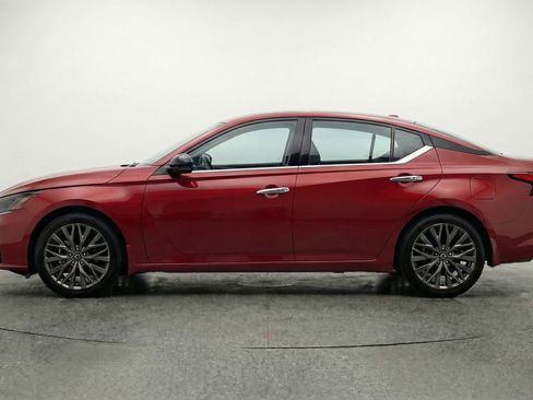 Used 2025 Nissan Altima 2.5 SV FWD image 5