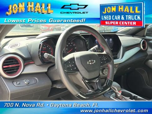 Used 2024 Chevrolet Trax RS w/ Sunroof Package FWD image 22