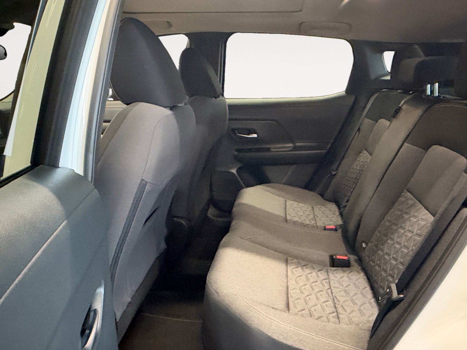 Used 2025 Nissan Kicks SV w/ SV Premium Package FWD image 25