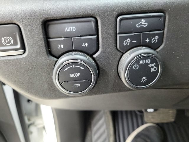 Used 2023 Chevrolet Silverado 1500 LT AWD/4WD image 24