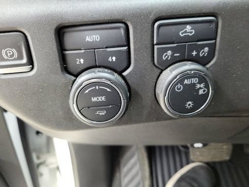 Used 2023 Chevrolet Silverado 1500 LT AWD/4WD image 24