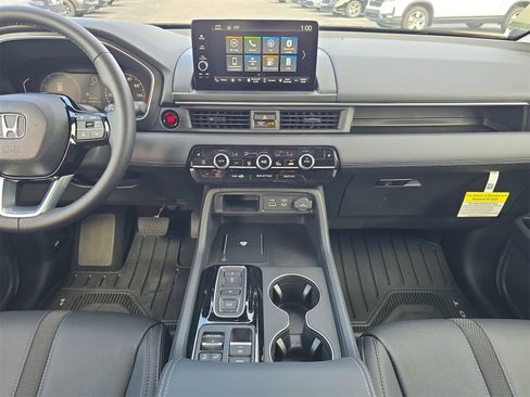 Certified 2025 Honda Pilot EX-L image 11