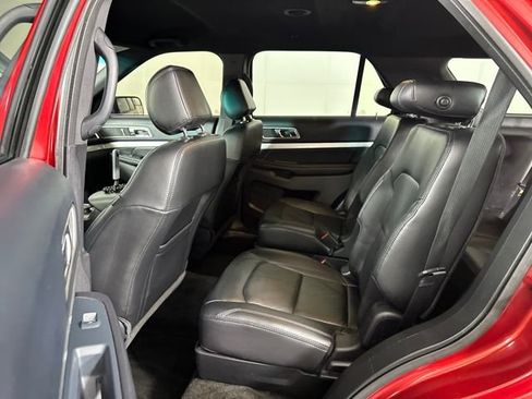 Used 2016 Ford Explorer XLT w/ Equipment Group 202A image 24