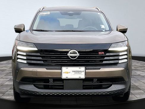 Used 2025 Nissan Kicks SR image 3