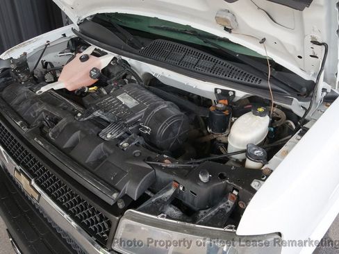 Used 2018 Chevrolet Express 3500 LT w/ LT Preferred Equipment Group RWD image 29