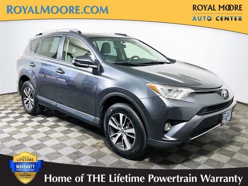 Used 2016 Toyota RAV4 XLE AWD/4WD image 1